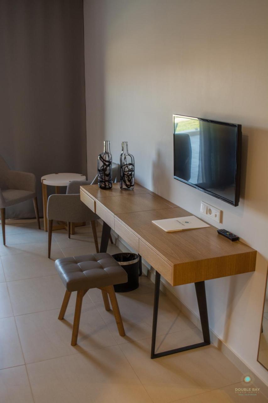 Double Bay Beach Hotel เอลาฟอนนิซอส ภายนอก รูปภาพ